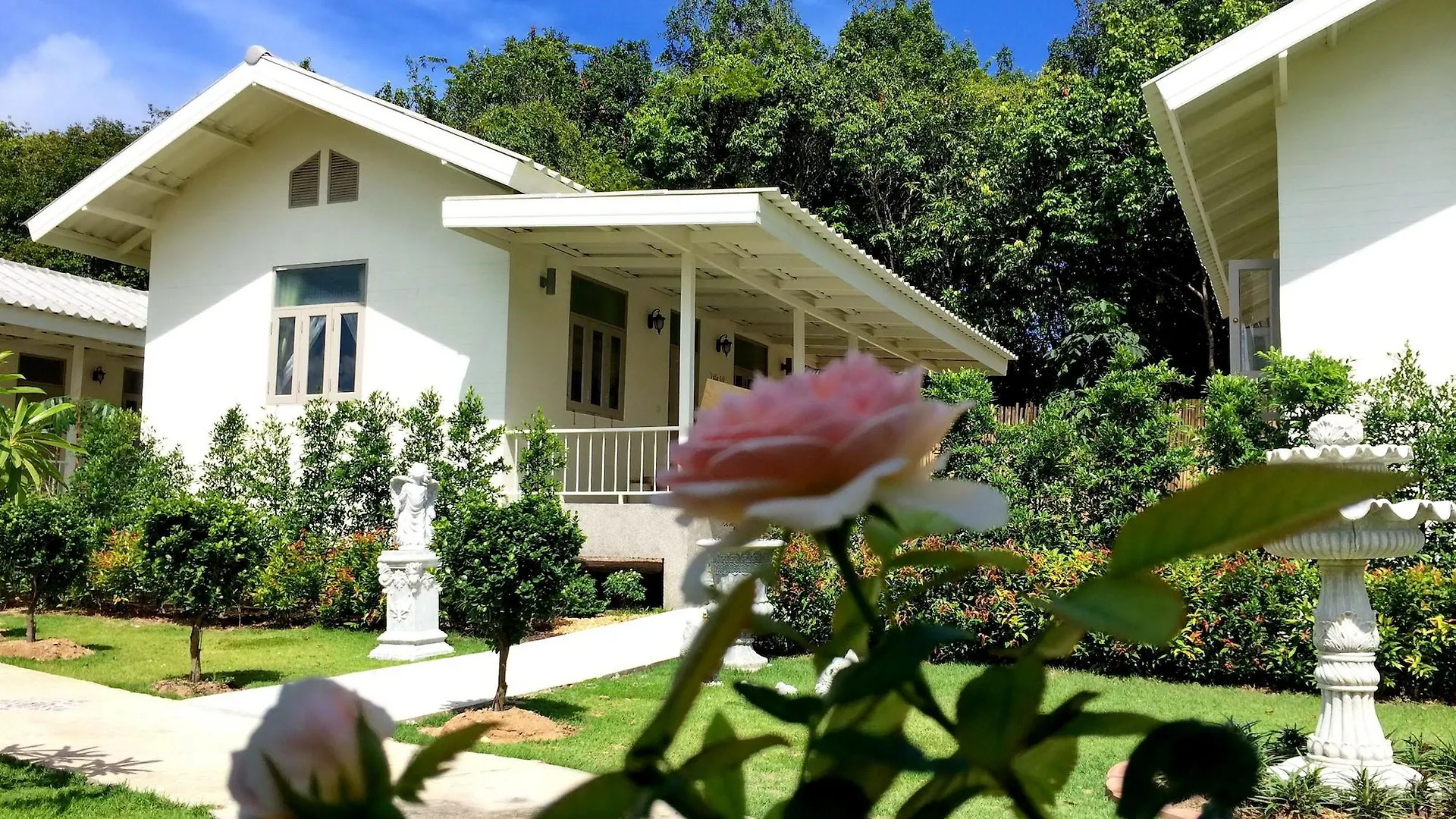 Perennial Resort Nai Yang 3*,  Thailand